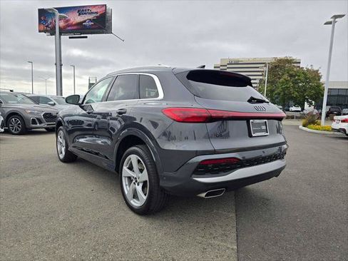 Used 2025 Audi Q5 Premium Plus w/ Premium Plus AWD/4WD image 5