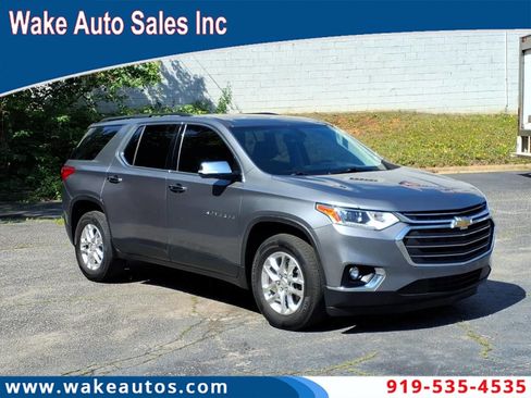 Used 2020 Chevrolet Traverse LT FWD image 1