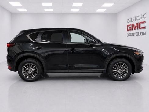 Used 2017 MAZDA CX-5 Touring w/ Preferred Equipment Package AWD/4WD image 4