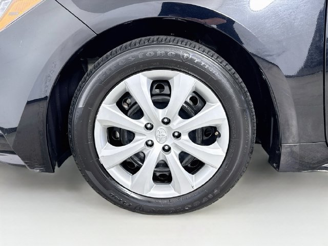 Used 2024 Toyota Corolla LE FWD image 30