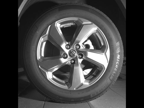 Used 2021 Toyota RAV4 XLE Premium AWD/4WD image 12