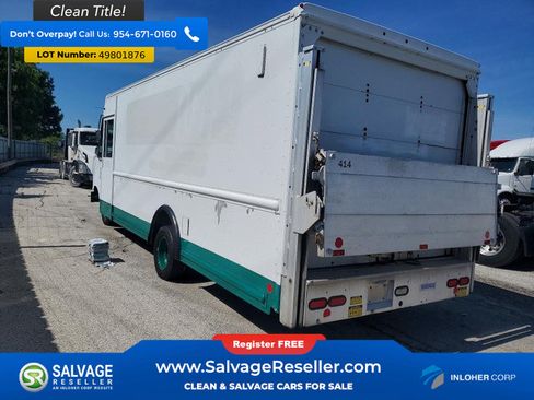 Used 2014 Ford E-450 and Econoline 450 Super Duty w/ A/C Prep Package RWD image 3