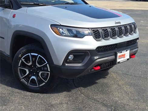Certified 2025 Jeep Compass Trailhawk image 2