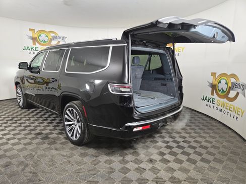 Used 2023 Jeep Grand Wagoneer L Series II w/ Premium Group II image 36