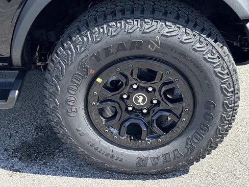 New 2026 Ford Bronco Outer Banks w/ Sasquatch Package AWD/4WD image 9