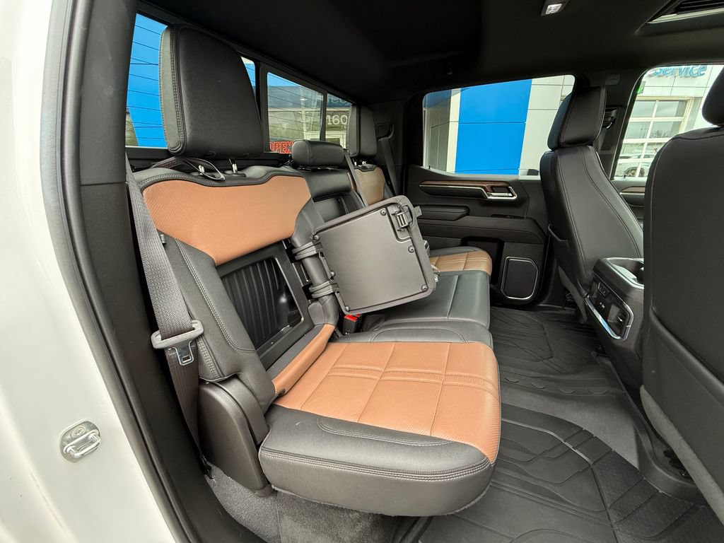 Certified 2023 Chevrolet Silverado 1500 High Country w/ Technology Package AWD/4WD image 35