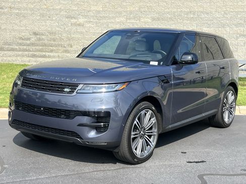 Used 2025 Land Rover Range Rover Sport SE AWD/4WD image 1