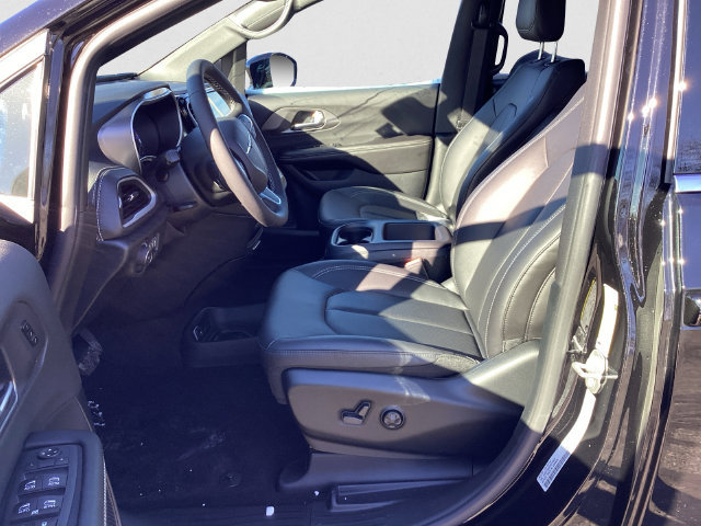 New 2026 Chrysler Pacifica Select FWD image 9