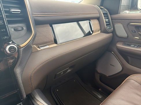 Used 2025 RAM 1500 Limited image 23