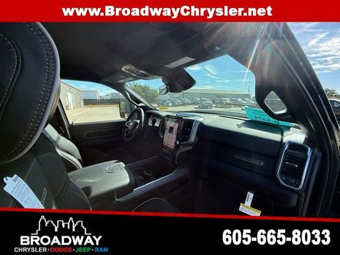 New 2026 RAM 2500 Laramie AWD/4WD image 10