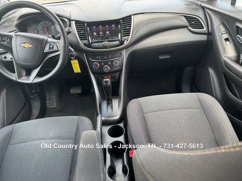 Used 2020 Chevrolet Trax LS w/ Tint and Cruise Package image 11