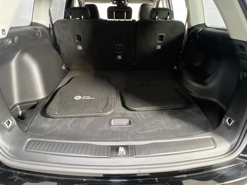 Used 2023 Jeep Grand Cherokee Laredo w/ Luxury Tech Group I image 25