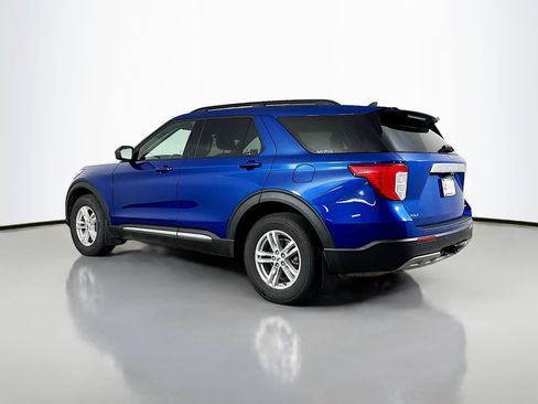 Used 2022 Ford Explorer XLT w/ Equipment Group 202A AWD/4WD image 5