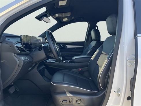 Used 2025 Buick Enclave Preferred image 16