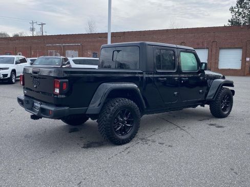 Used 2023 Jeep Gladiator Sport image 7