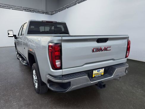 Used 2020 GMC Sierra 2500 SLE w/ SLE Value Package; image 3