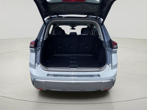 Used 2024 Nissan Rogue SL AWD/4WD image 9