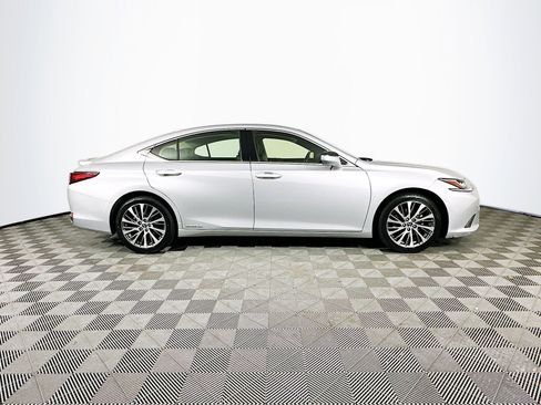 Used 2019 Lexus ES 300h image 8