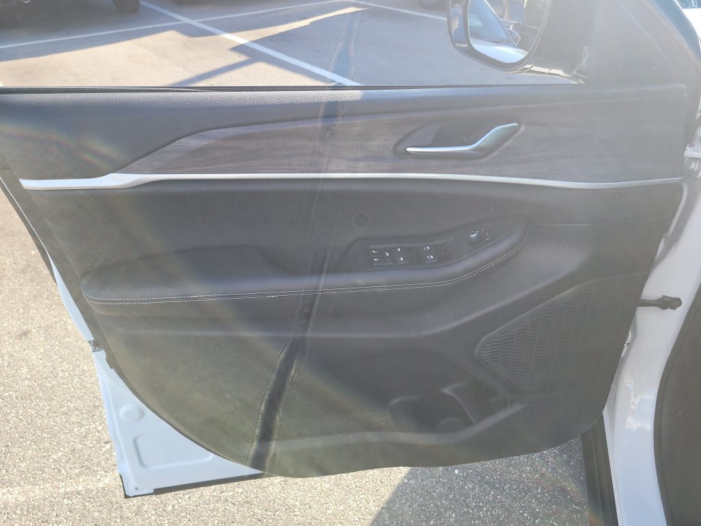 New 2027 Jeep Grand Cherokee Altitude AWD/4WD image 18