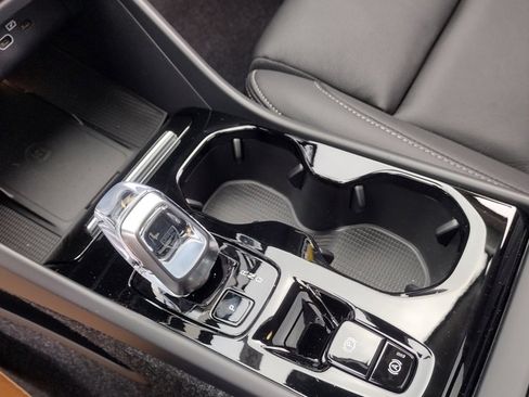 New 2025 Volvo XC40 B5 Ultra w/ Climate Package image 16