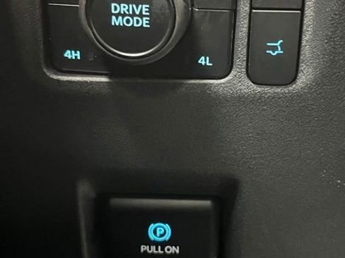 Used 2025 Ford Expedition Active AWD/4WD image 32