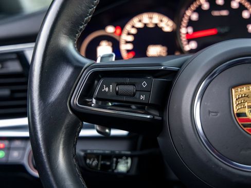 Certified 2023 Porsche Panamera image 31