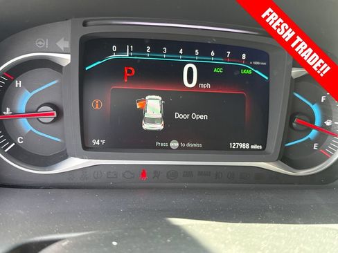 Used 2019 Honda Pilot Touring image 3