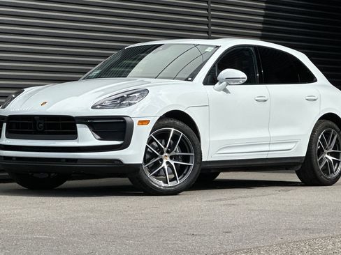 Used 2025 Porsche Macan image 1