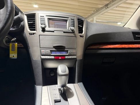 Used 2012 Subaru Outback 2.5i Limited AWD/4WD image 15