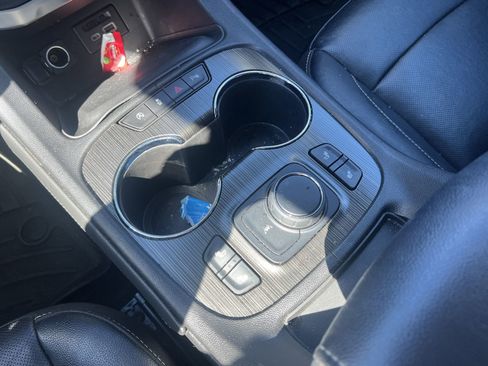 Used 2020 GMC Acadia SLT w/ Driver Alert Package II image 8