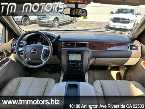 Used 2007 GMC Yukon SLT w/ SLT Preferred Equipment Group AWD/4WD image 7