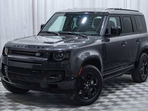 Used 2023 Land Rover Defender 110 X-Dynamic SE image 3