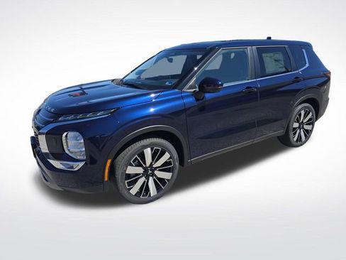 New 2026 Mitsubishi Outlander SE image 2