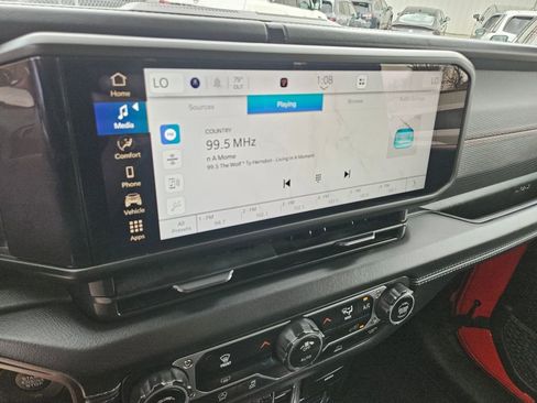 Used 2025 Jeep Wrangler Unlimited Rubicon image 21