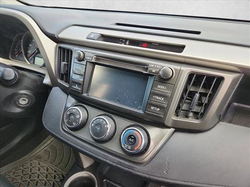 Used 2015 Toyota RAV4 LE AWD/4WD image 4
