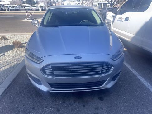 Used 2016 Ford Fusion SE image 3