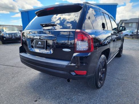 Used 2015 Jeep Compass Latitude FWD image 7