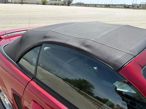 Used 2004 Ford Mustang 2dr CONVERTIBLE V6 image 12