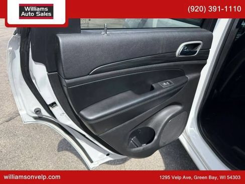 Used 2019 Jeep Grand Cherokee Altitude AWD/4WD image 11