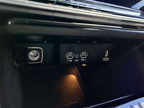 Used 2022 Jeep Wagoneer Series III w/ Flexible Seating Group image 25