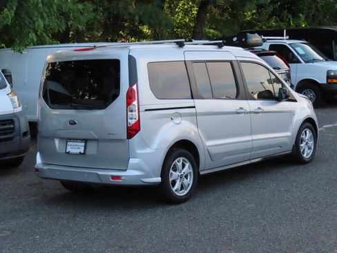 Used 2015 Ford Transit Connect XLT FWD image 4