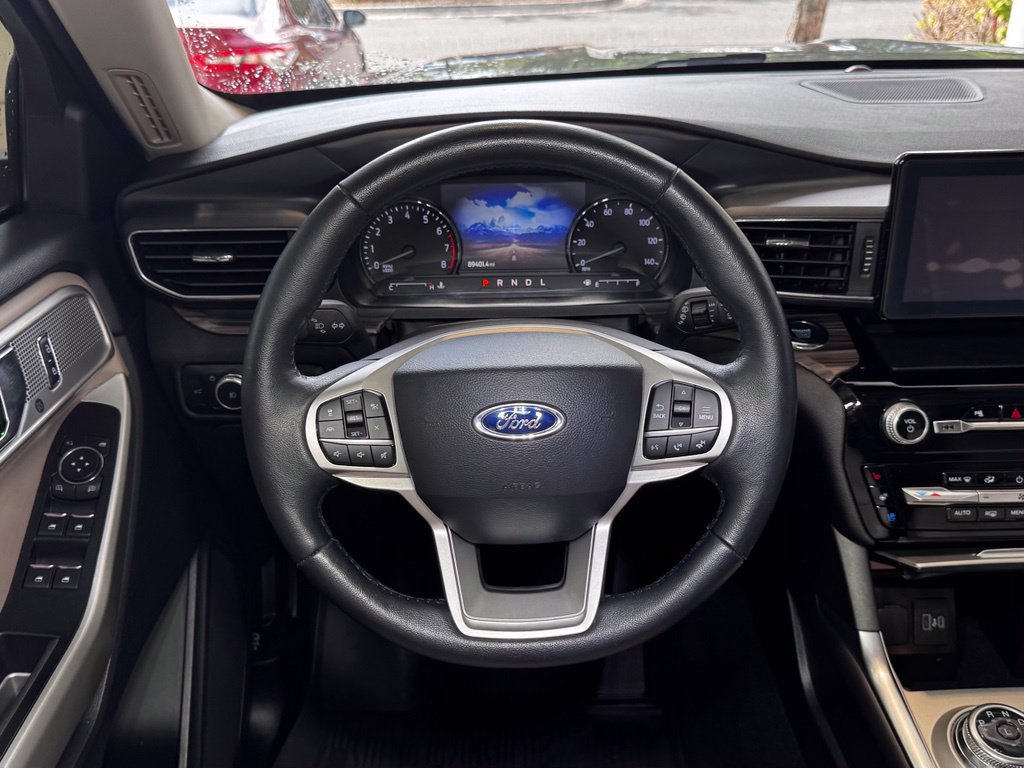 Used 2022 Ford Explorer Limited AWD/4WD image 17