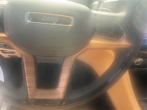 New 2025 Jeep Grand Cherokee Summit image 24