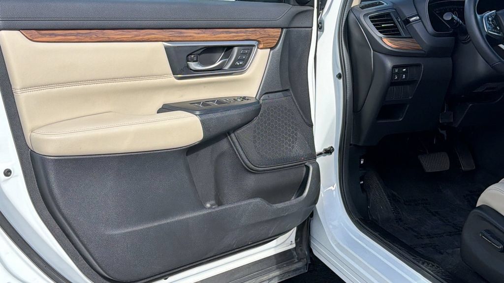 Used 2020 Honda CR-V Touring image 23