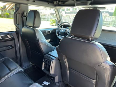 Used 2025 Ford Bronco Outer Banks AWD/4WD image 35