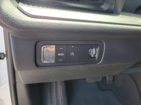 Certified 2025 Chevrolet Traverse LT w/ Sun and Wheel Package FWD image 27