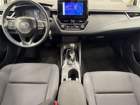 Used 2025 Toyota Corolla LE FWD image 14