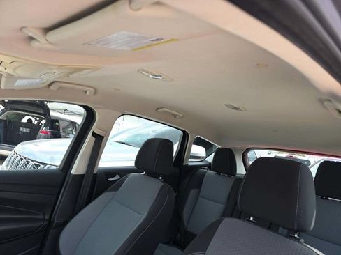 Used 2017 Ford C-MAX SE FWD image 14