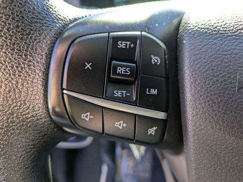 Used 2022 Ford Transit 350 XLT image 17