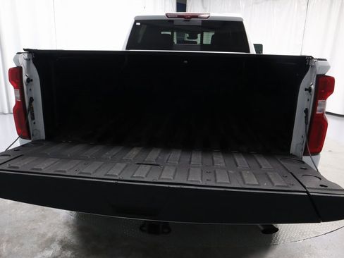 Used 2024 Chevrolet Silverado 2500 ZR2 w/ Technology Package image 18